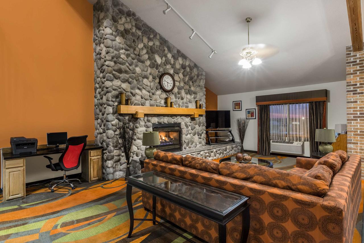 Ramada By Wyndham Platte City Kci Airport Екстер'єр фото